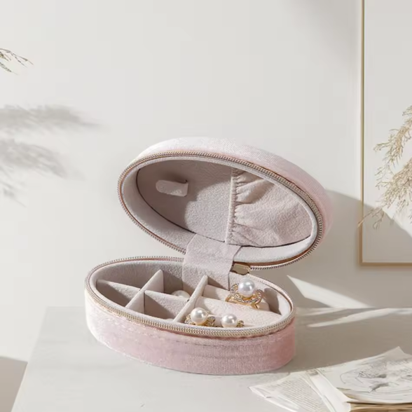 Retro Velvet Jewelry Box - Oval Mini Travel Organizer for Rings, Earrings, Necklaces, Portable Zipper Case