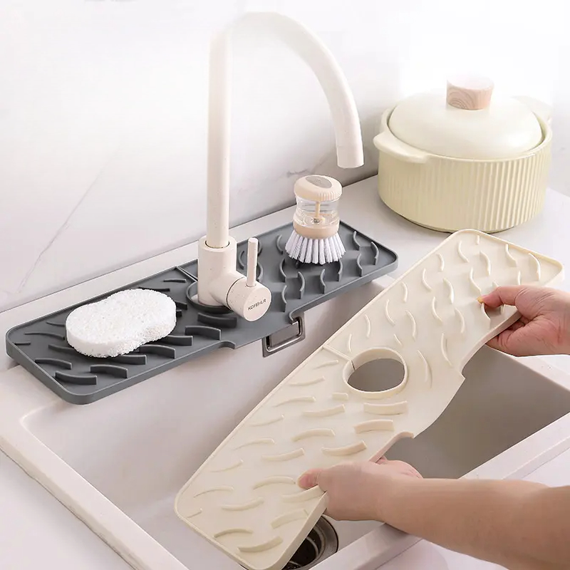 Wave‑Pattern Silicone Faucet Draining Mat – 5° Sloped Non‑Slip Drip Pad (70 mm)