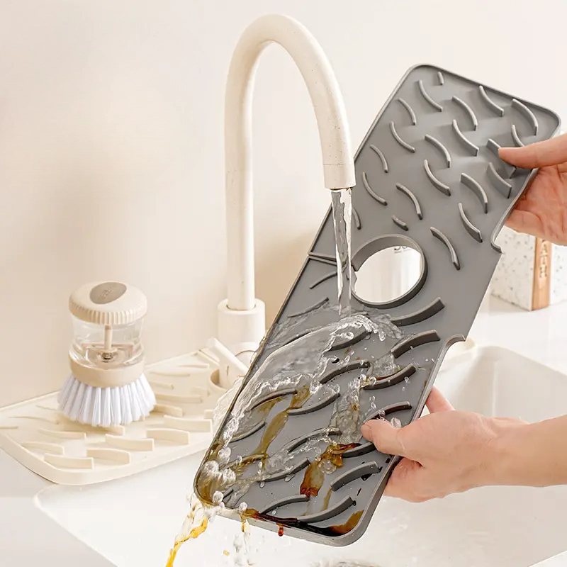 Wave‑Pattern Silicone Faucet Draining Mat – 5° Sloped Non‑Slip Drip Pad (70 mm)